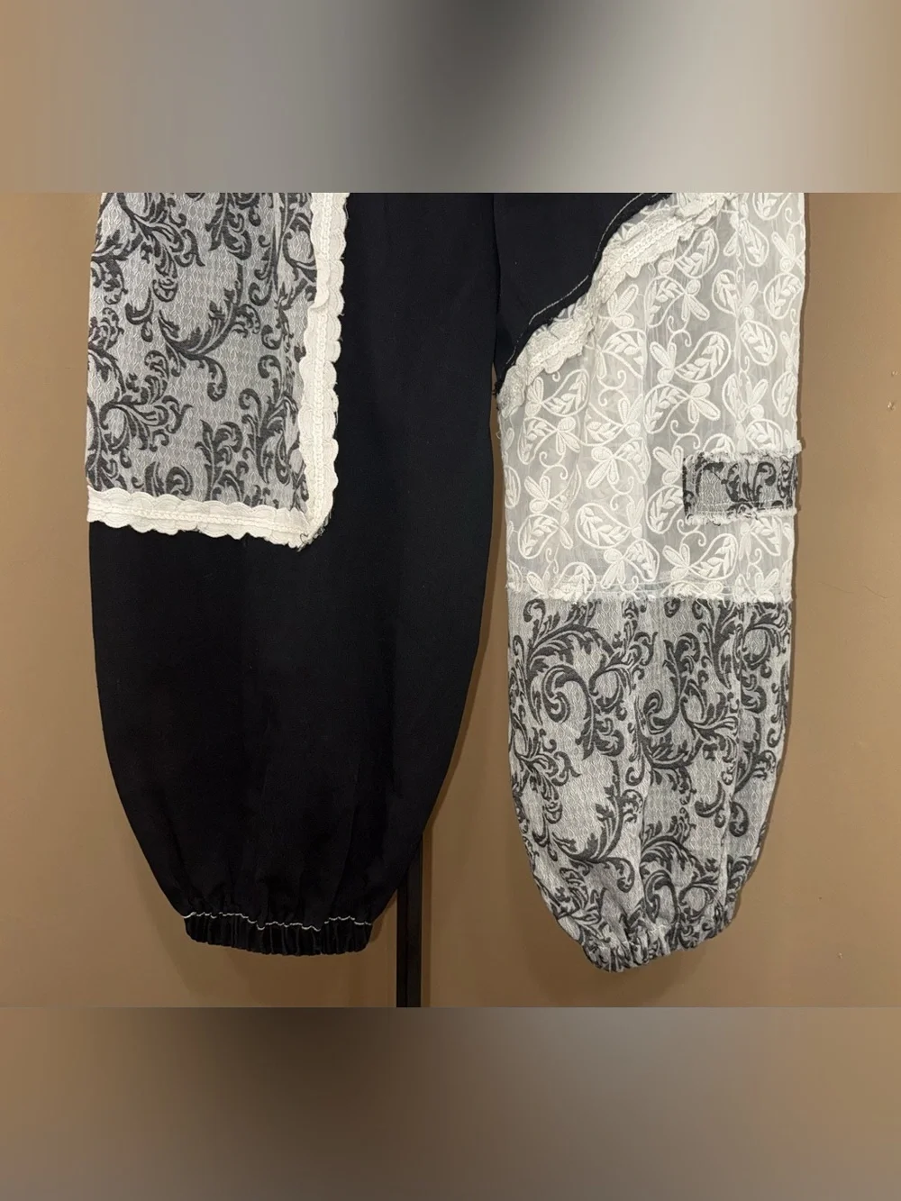NWOT POL PATCHWORK BOHEMIAN PANTS. Size Large. - Picture 10 of 12